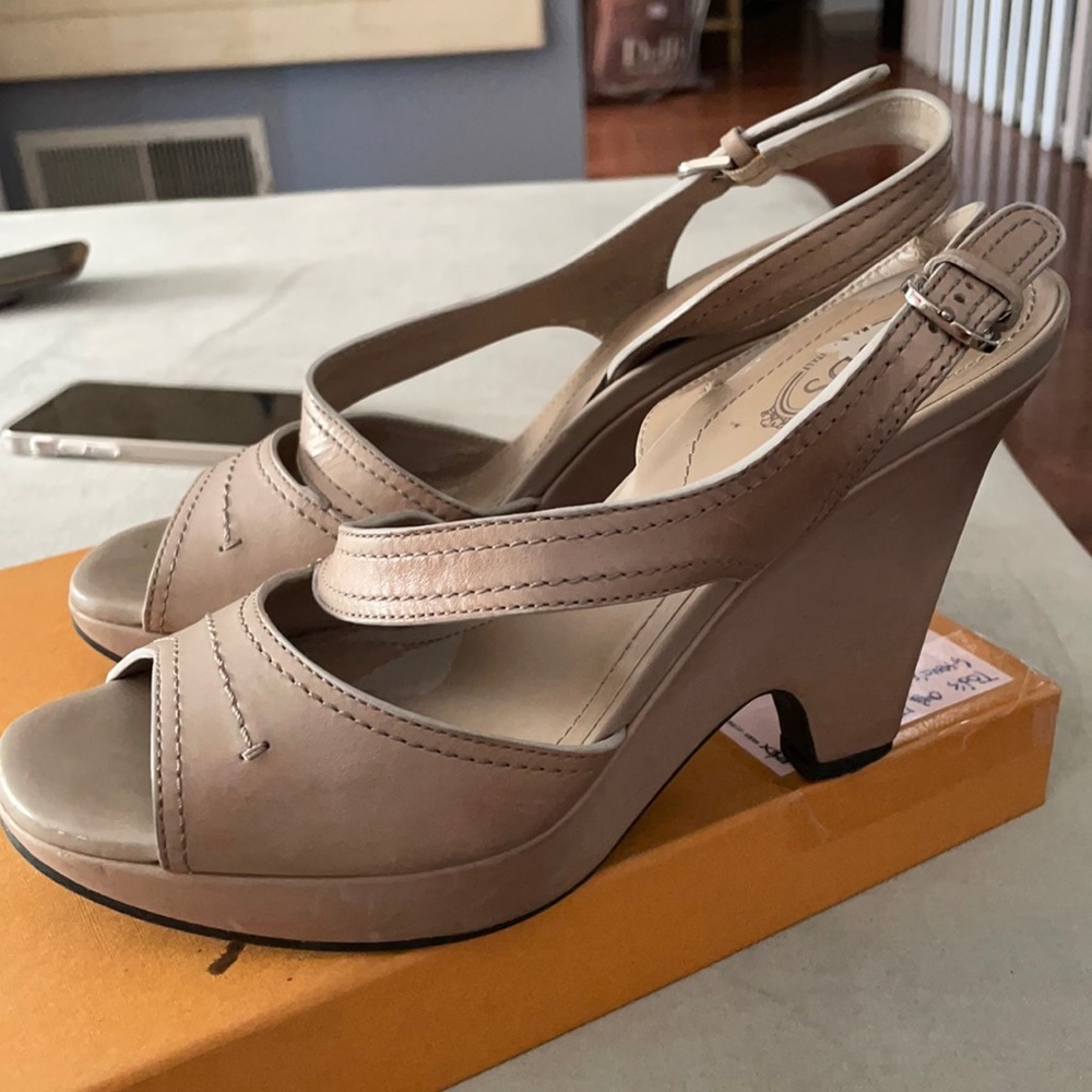 Tod’s summer heels